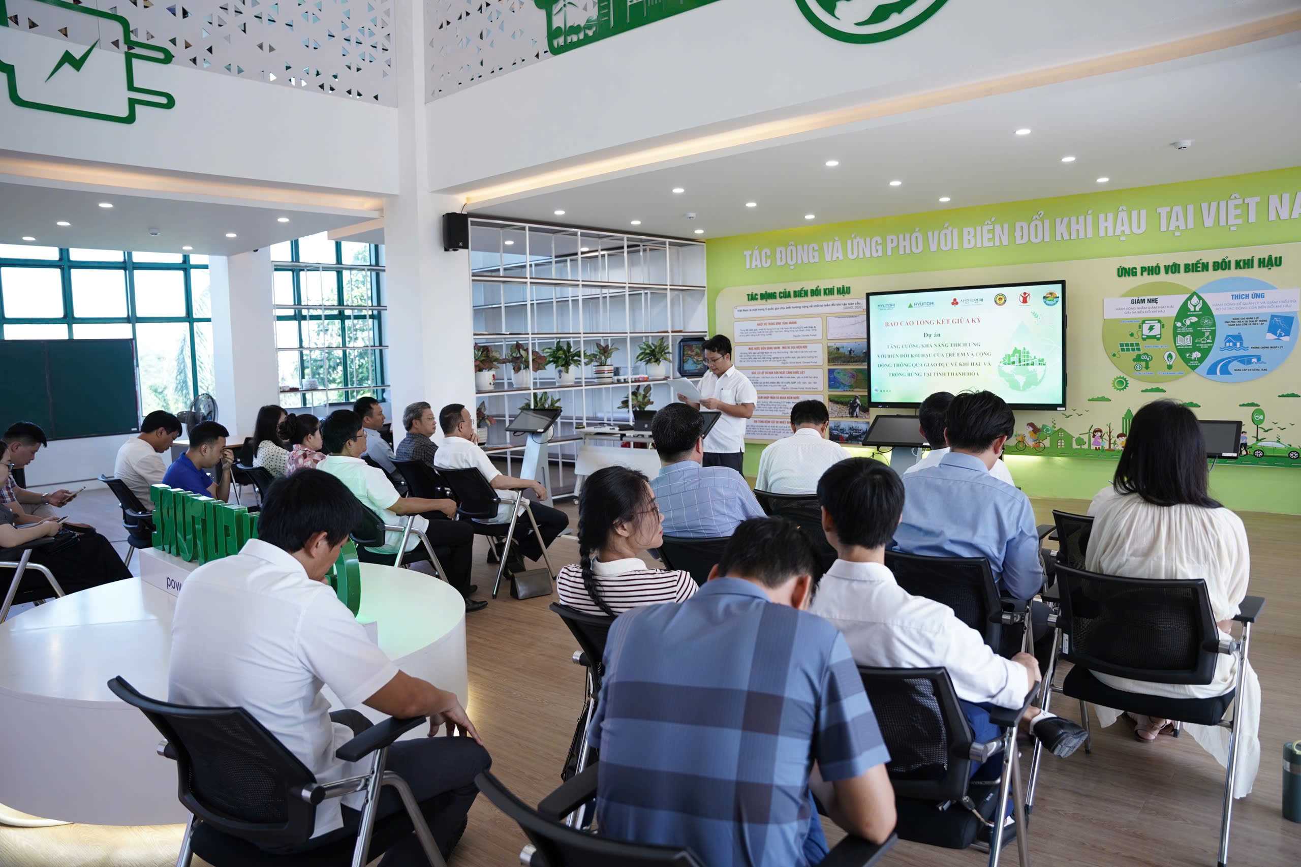 TỔNG KẾT GIỮA KỲ DỰ ÁN “TĂNG CƯỜNG KHẢ NĂNG THÍCH ỨNG VỚI BIẾN ĐỔI KHÍ HẬU CỦA TRẺ EM VÀ CỘNG ĐỒNG THÔNG QUA GIÁO DỤC VỀ KHÍ HẬU VÀ TRỒNG RỪNG TẠI TỈNH THANH HÓA”